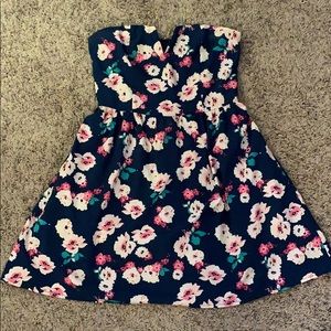 🌸 Floral strapless dress 🌸